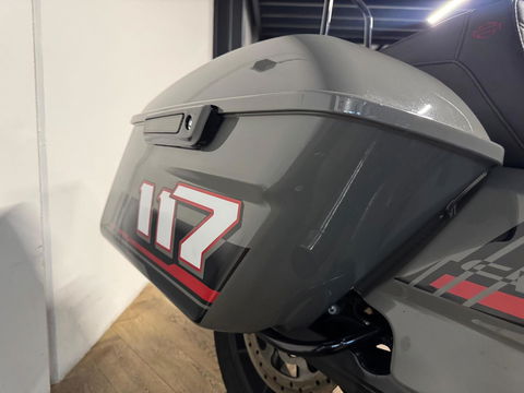 Harley Davidson Tour 117 FLHXSE Street Glide CVO
