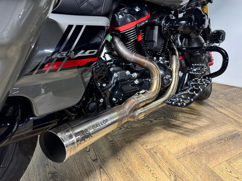 Harley Davidson Tour 117 FLHXSE Street Glide CVO