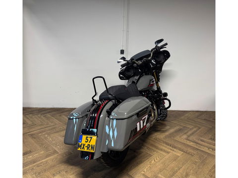 Harley Davidson Tour 117 FLHXSE Street Glide CVO