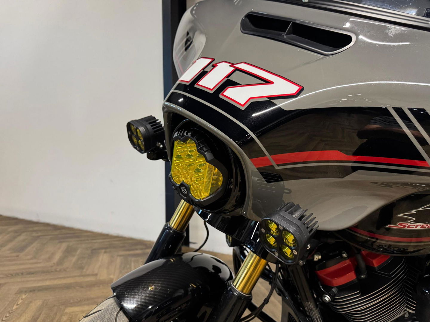 Harley Davidson Tour 117 FLHXSE Street Glide CVO