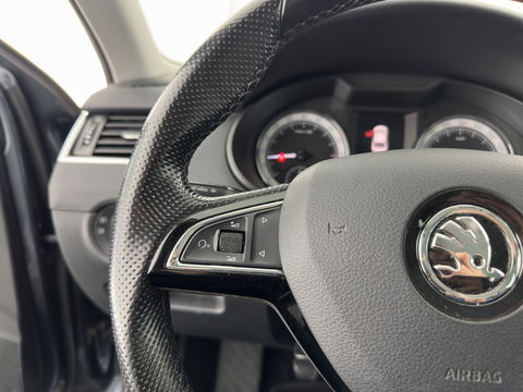 Škoda Octavia 1.6 TDI Greentech Ambition Business *LEATHER-FABRIC | NAVI-FULLMAP | HEATED-COMFORTSEATS | ECC | TOWBAR | PRIVACY-GLASS | PARKPILOT | CRUISE | 16''ALU *