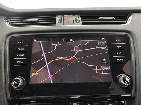 Škoda Octavia 1.6 TDI Greentech Ambition Business *LEATHER-FABRIC | NAVI-FULLMAP | HEATED-COMFORTSEATS | ECC | TOWBAR | PRIVACY-GLASS | PARKPILOT | CRUISE | 16''ALU *