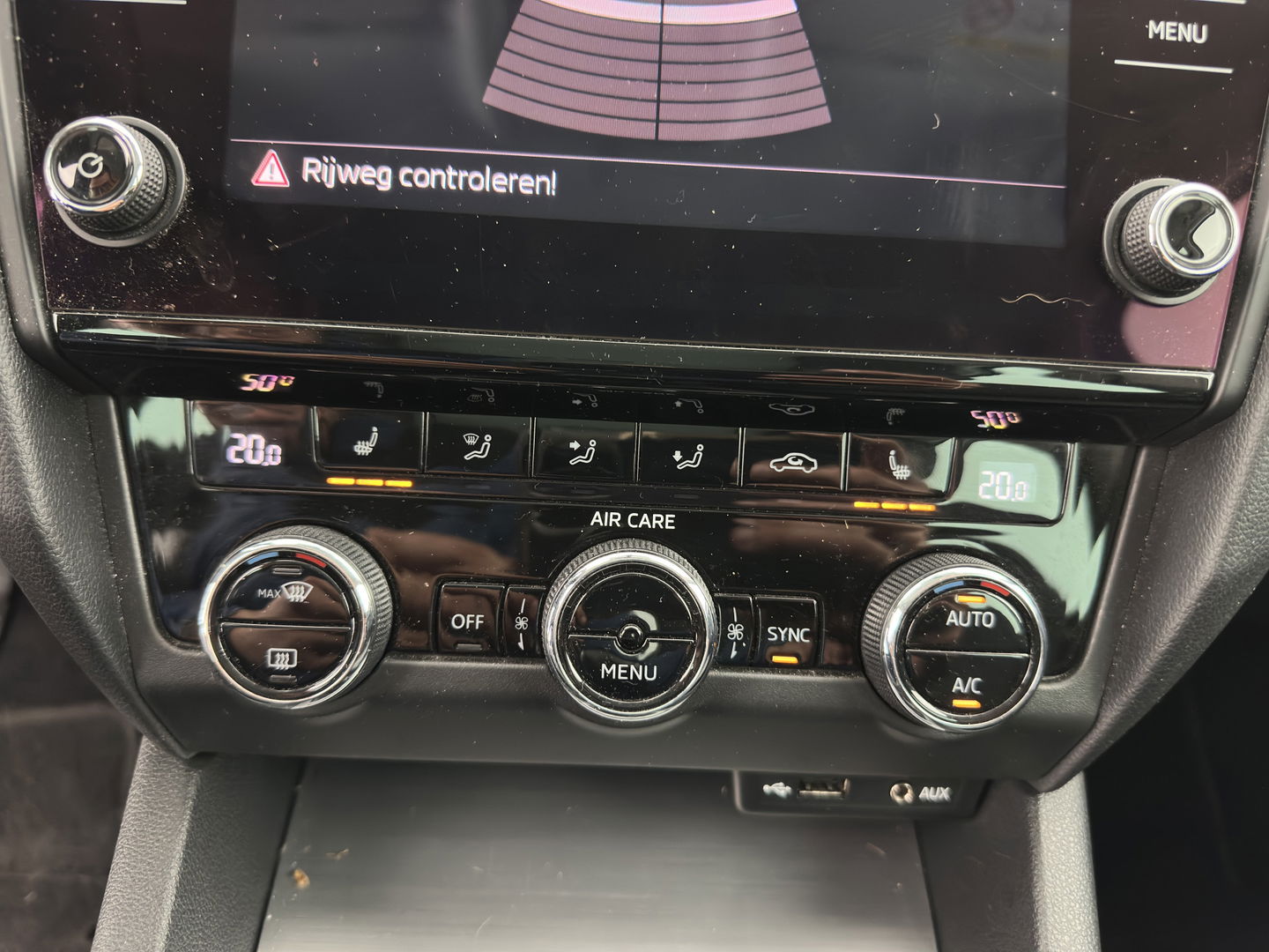 Škoda Octavia 1.6 TDI Greentech Ambition Business *LEATHER-FABRIC | NAVI-FULLMAP | HEATED-COMFORTSEATS | ECC | TOWBAR | PRIVACY-GLASS | PARKPILOT | CRUISE | 16''ALU *
