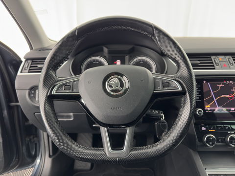 Škoda Octavia 1.6 TDI Greentech Ambition Business *LEATHER-FABRIC | NAVI-FULLMAP | HEATED-COMFORTSEATS | ECC | TOWBAR | PRIVACY-GLASS | PARKPILOT | CRUISE | 16''ALU *