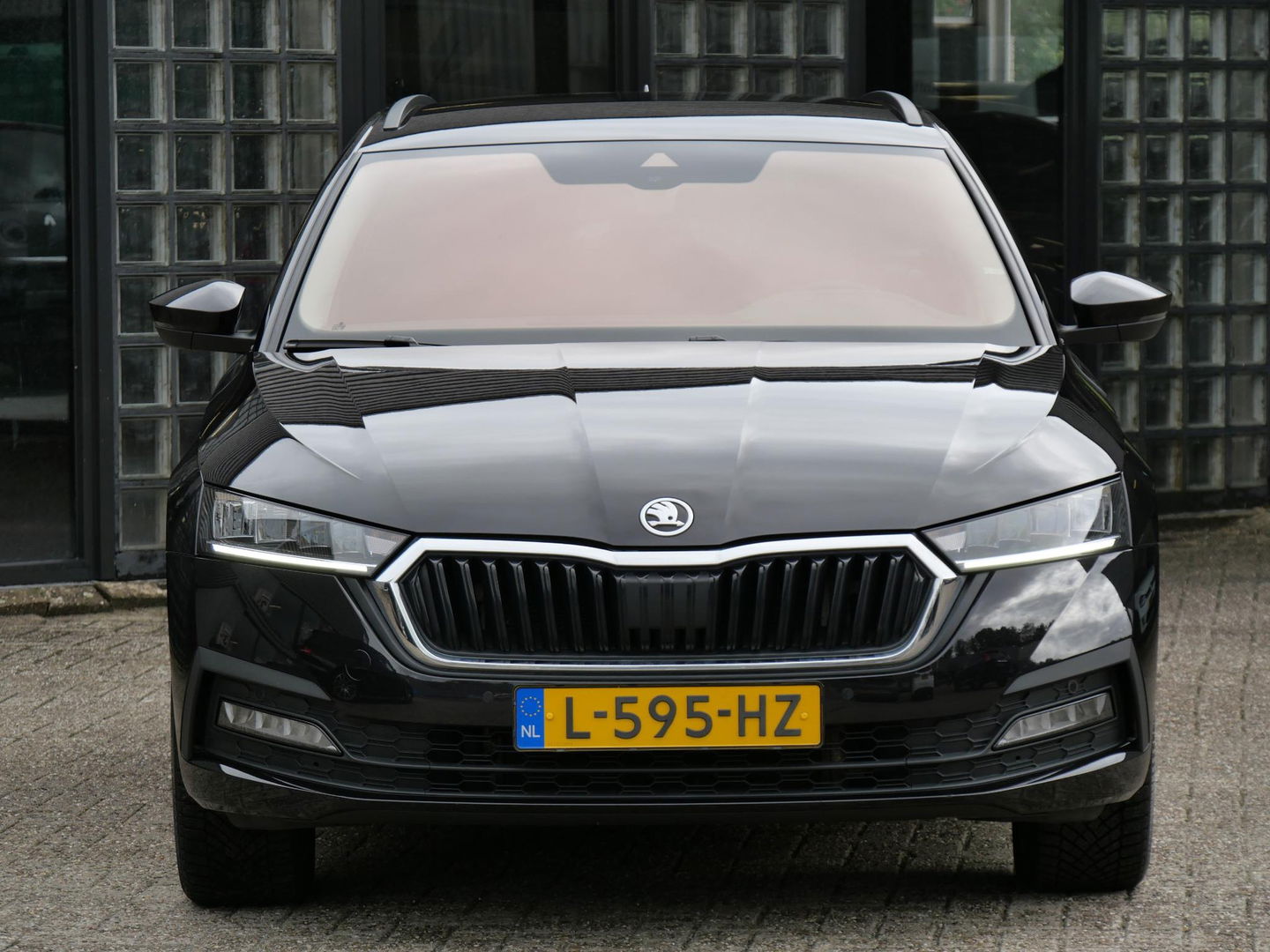 Škoda Octavia Combi 1.4TSi PHEV BUSINESS ED/ ADAPTIVE CRUISE/ SFEERVERLICHTING/ ELEKT. KLEP/ PDC V+A