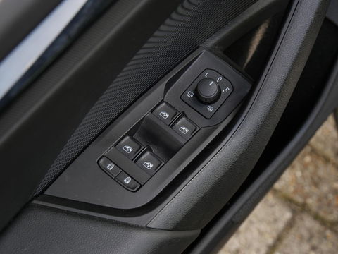 Škoda Octavia Combi 1.4TSi PHEV BUSINESS ED/ ADAPTIVE CRUISE/ SFEERVERLICHTING/ ELEKT. KLEP/ PDC V+A