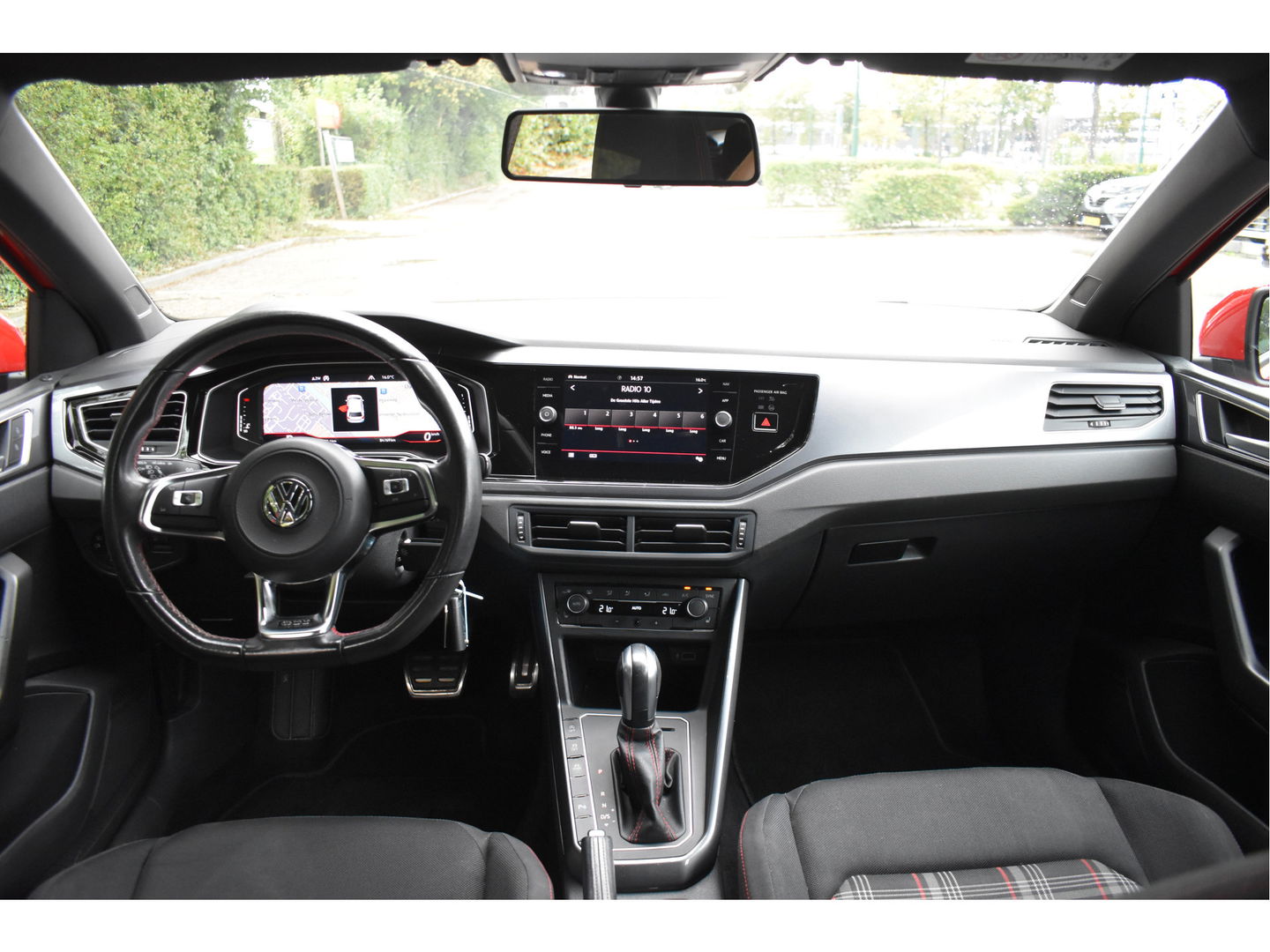 Volkswagen Polo 2.0 TSI GTI 200 pk | VIrtual cockpit | Stoelverwarming | Nav | Sfeerverlichting | LED verlichting | LM-Velgen