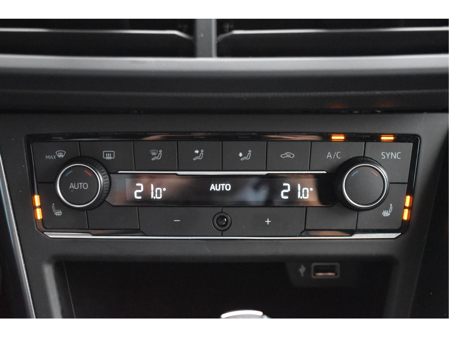 Volkswagen Polo 2.0 TSI GTI 200 pk | VIrtual cockpit | Stoelverwarming | Nav | Sfeerverlichting | LED verlichting | LM-Velgen