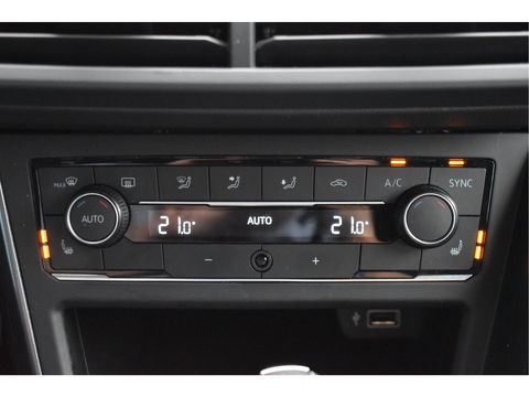 Volkswagen Polo 2.0 TSI GTI 200 pk | VIrtual cockpit | Stoelverwarming | Nav | Sfeerverlichting | LED verlichting | LM-Velgen