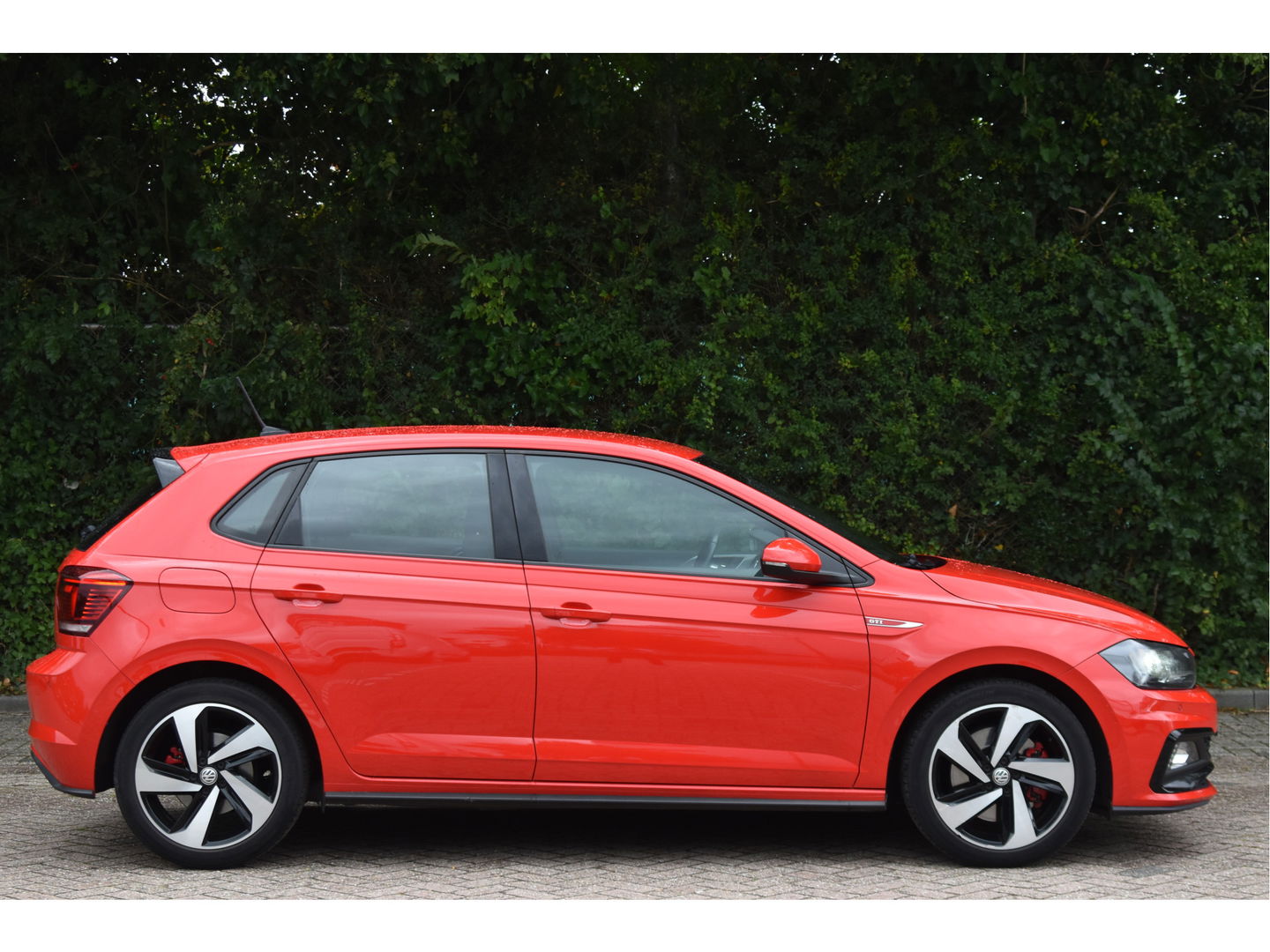 Volkswagen Polo 2.0 TSI GTI 200 pk | VIrtual cockpit | Stoelverwarming | Nav | Sfeerverlichting | LED verlichting | LM-Velgen
