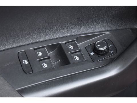 Volkswagen Polo 2.0 TSI GTI 200 pk | VIrtual cockpit | Stoelverwarming | Nav | Sfeerverlichting | LED verlichting | LM-Velgen