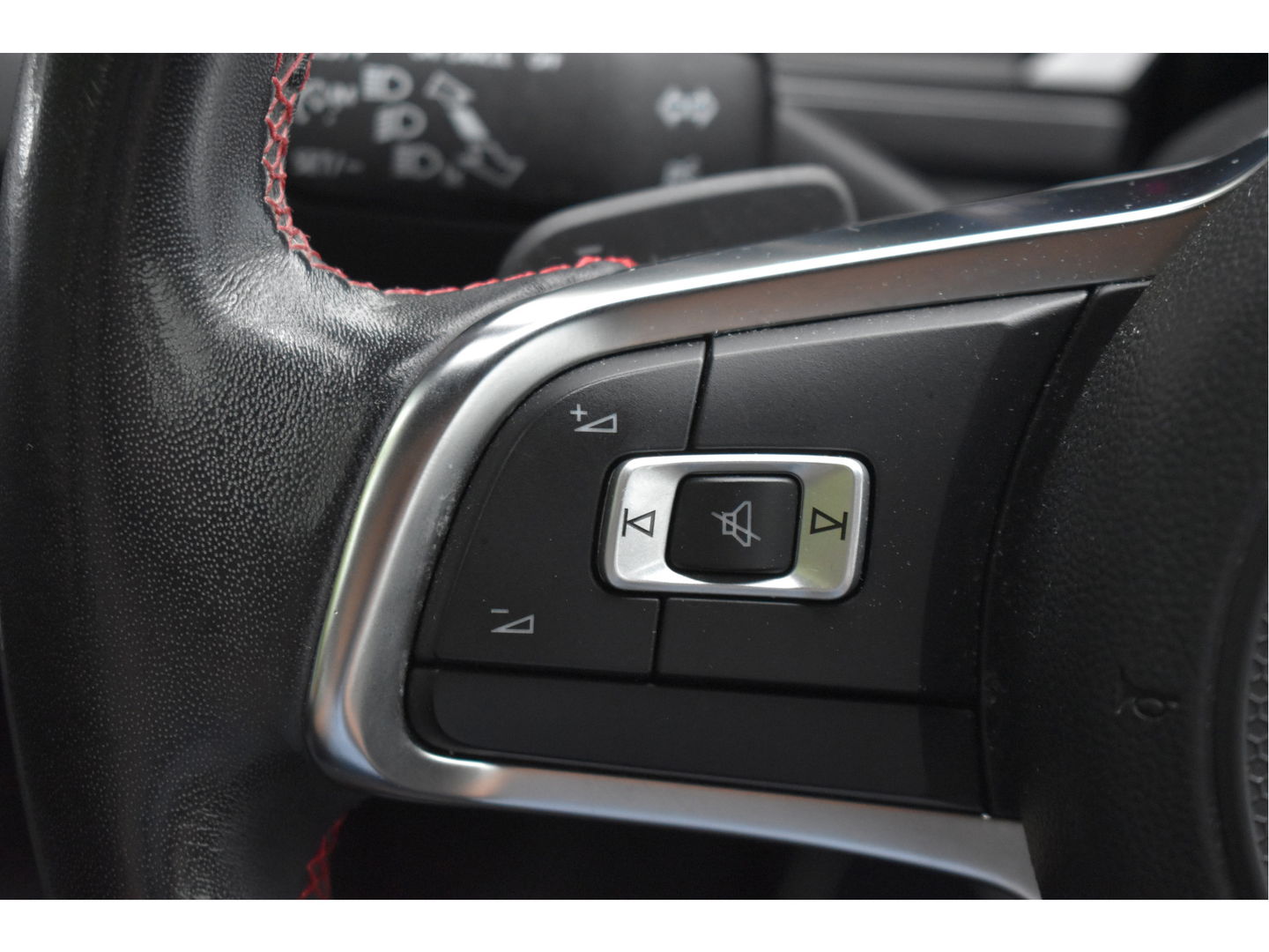 Volkswagen Polo 2.0 TSI GTI 200 pk | VIrtual cockpit | Stoelverwarming | Nav | Sfeerverlichting | LED verlichting | LM-Velgen