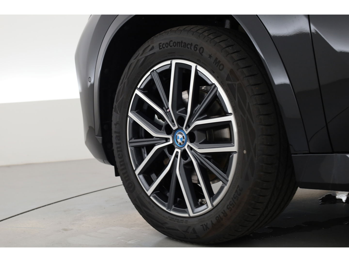 BMW iX1 eDrive20 67 kWh M Sport | Adapt. Cruise | Keyless | Apple CarPlay | Camera | Stoelverw. | Elek. Kofferbak