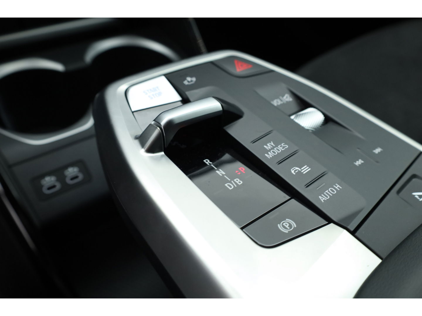 BMW iX1 eDrive20 67 kWh M Sport | Adapt. Cruise | Keyless | Apple CarPlay | Camera | Stoelverw. | Elek. Kofferbak