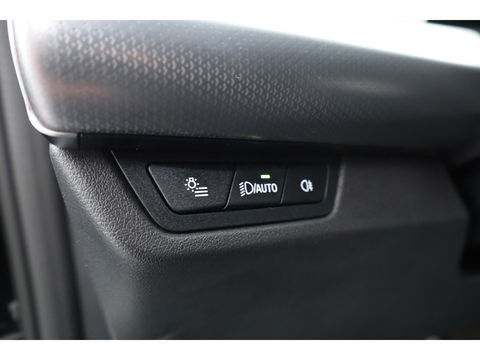 BMW iX1 eDrive20 67 kWh M Sport | Adapt. Cruise | Keyless | Apple CarPlay | Camera | Stoelverw. | Elek. Kofferbak
