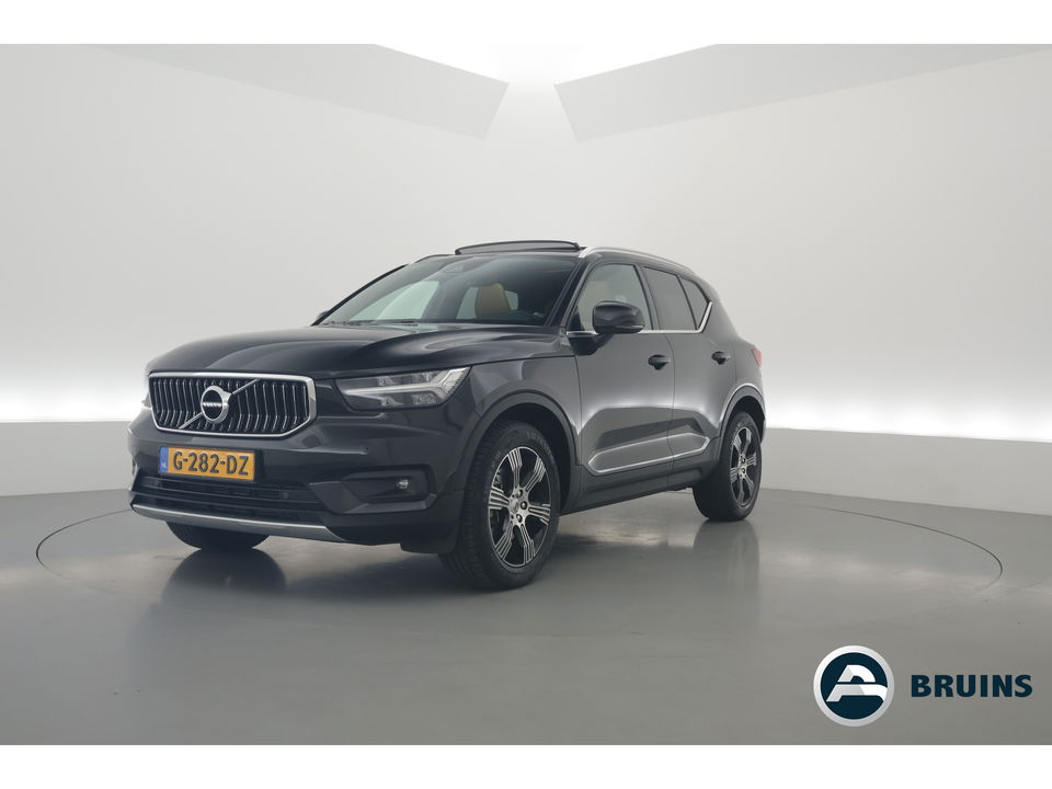 Volvo XC40 2.0 T4 Inscription Pano-dak, Trekhaak, H&K Audio |Leer, Adap. cruise | elek + ver. stoelen |