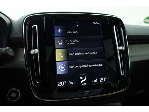Volvo XC40 2.0 T4 Inscription Pano-dak, Trekhaak, H&K Audio |Leer, Adap. cruise | elek + ver. stoelen |