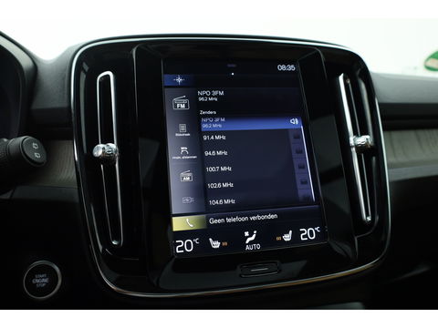 Volvo XC40 2.0 T4 Inscription Pano-dak, Trekhaak, H&K Audio |Leer, Adap. cruise | elek + ver. stoelen |