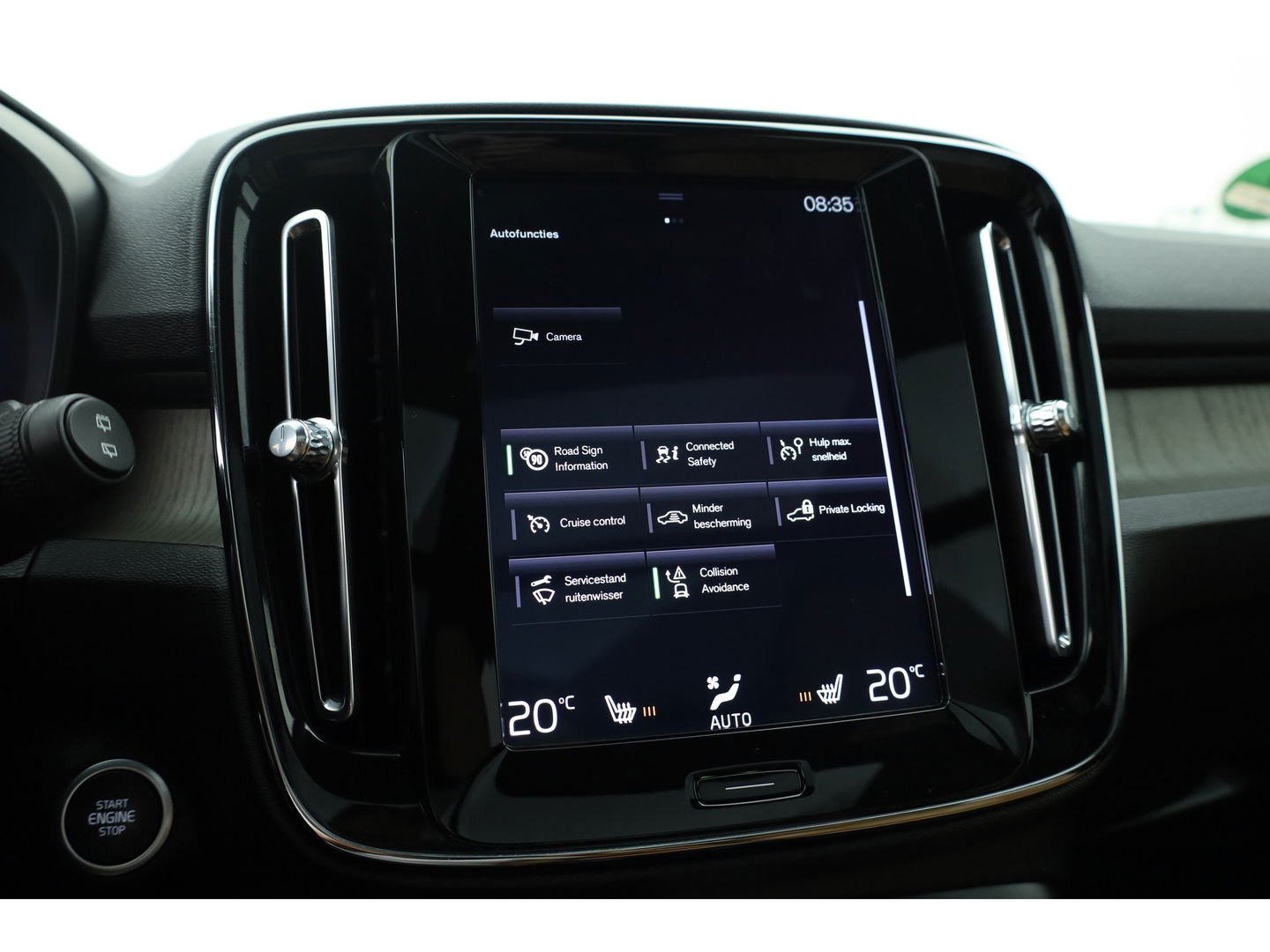 Volvo XC40 2.0 T4 Inscription Pano-dak, Trekhaak, H&K Audio |Leer, Adap. cruise | elek + ver. stoelen |
