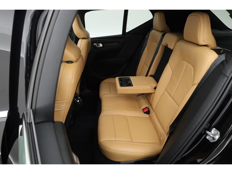 Volvo XC40 2.0 T4 Inscription Pano-dak, Trekhaak, H&K Audio |Leer, Adap. cruise | elek + ver. stoelen |