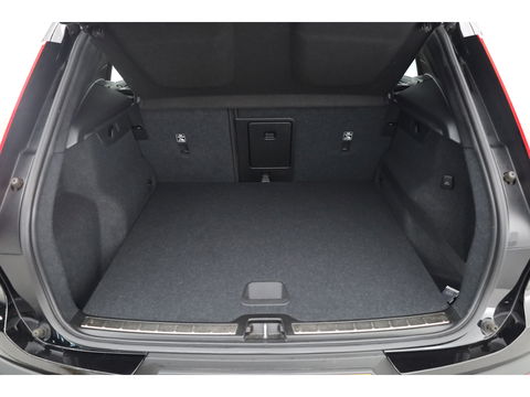 Volvo XC40 2.0 T4 Inscription Pano-dak, Trekhaak, H&K Audio |Leer, Adap. cruise | elek + ver. stoelen |