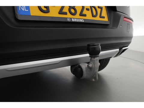 Volvo XC40 2.0 T4 Inscription Pano-dak, Trekhaak, H&K Audio |Leer, Adap. cruise | elek + ver. stoelen |