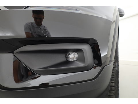 Volvo XC40 2.0 T4 Inscription Pano-dak, Trekhaak, H&K Audio |Leer, Adap. cruise | elek + ver. stoelen |