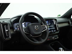 Volvo XC40 2.0 T4 Inscription Pano-dak, Trekhaak, H&K Audio |Leer, Adap. cruise | elek + ver. stoelen |