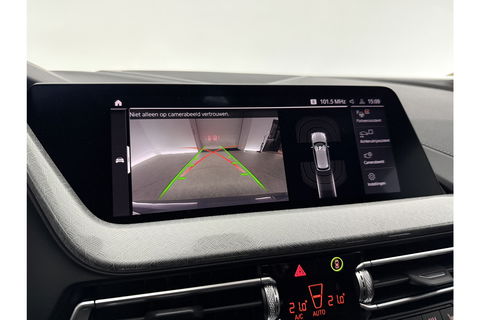 BMW 1-serie 118i M-Sport | Camera | Kuipstoelen | LED | Carplay | Virtual Cockpit | Stoel/Stuurverw. | 19''LMV