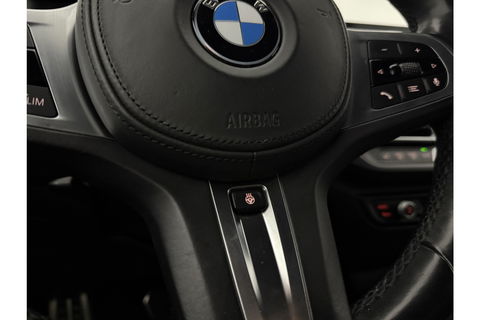 BMW 1-serie 118i M-Sport | Camera | Kuipstoelen | LED | Carplay | Virtual Cockpit | Stoel/Stuurverw. | 19''LMV