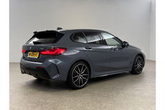 BMW 1-serie 118i M-Sport | Camera | Kuipstoelen | LED | Carplay | Virtual Cockpit | Stoel/Stuurverw. | 19''LMV