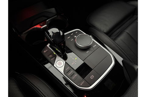 BMW 1-serie 118i M-Sport | Camera | Kuipstoelen | LED | Carplay | Virtual Cockpit | Stoel/Stuurverw. | 19''LMV