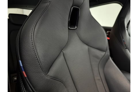 BMW 1-serie 118i M-Sport | Camera | Kuipstoelen | LED | Carplay | Virtual Cockpit | Stoel/Stuurverw. | 19''LMV