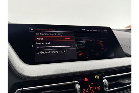 BMW 1-serie 118i M-Sport | Camera | Kuipstoelen | LED | Carplay | Virtual Cockpit | Stoel/Stuurverw. | 19''LMV