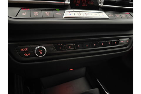 BMW 1-serie 118i M-Sport | Camera | Kuipstoelen | LED | Carplay | Virtual Cockpit | Stoel/Stuurverw. | 19''LMV