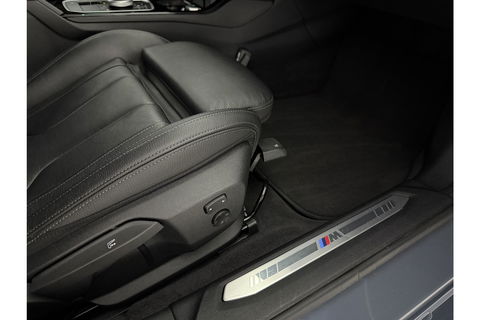 BMW 1-serie 118i M-Sport | Camera | Kuipstoelen | LED | Carplay | Virtual Cockpit | Stoel/Stuurverw. | 19''LMV