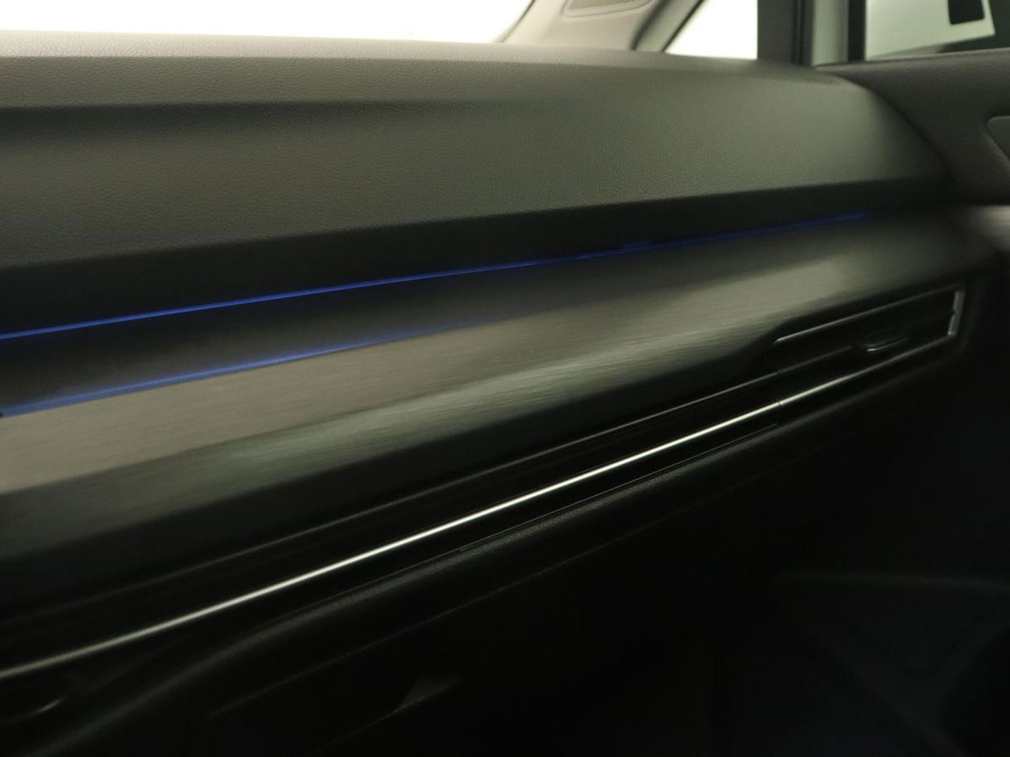 Volkswagen Golf 1.4 eHybrid Style | Camera | Massage | Carplay | Memory | Sfeerverlichting | Adaptive cruise | Keyless | Navigatie | Full LED | Digital Cockpit