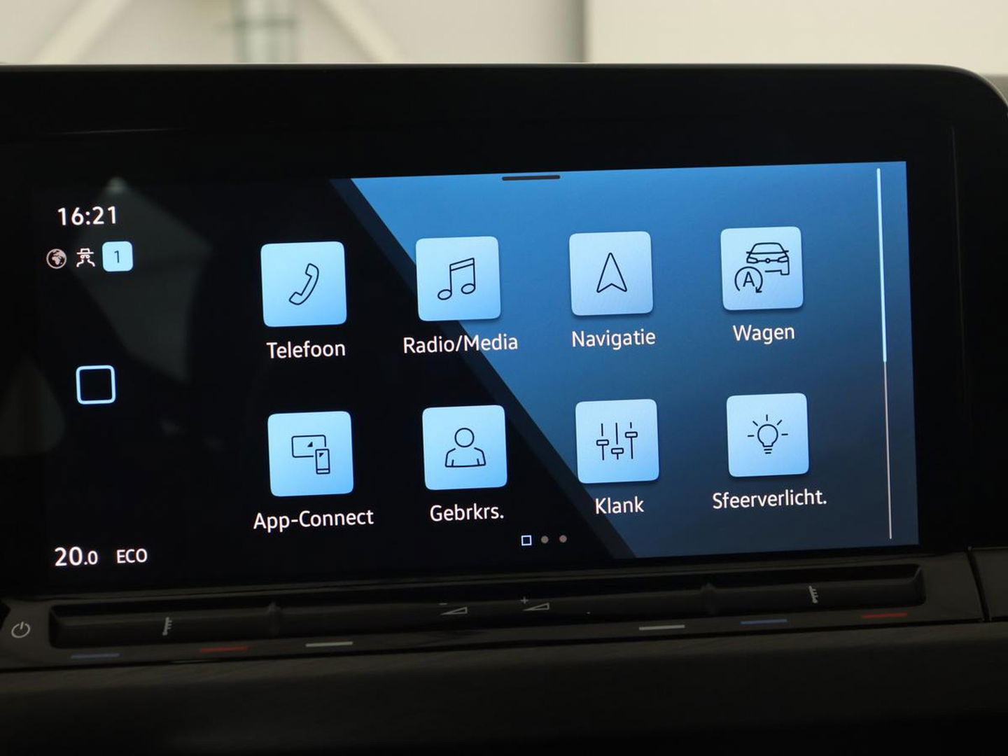 Volkswagen Golf 1.4 eHybrid Style | Camera | Massage | Carplay | Memory | Sfeerverlichting | Adaptive cruise | Keyless | Navigatie | Full LED | Digital Cockpit