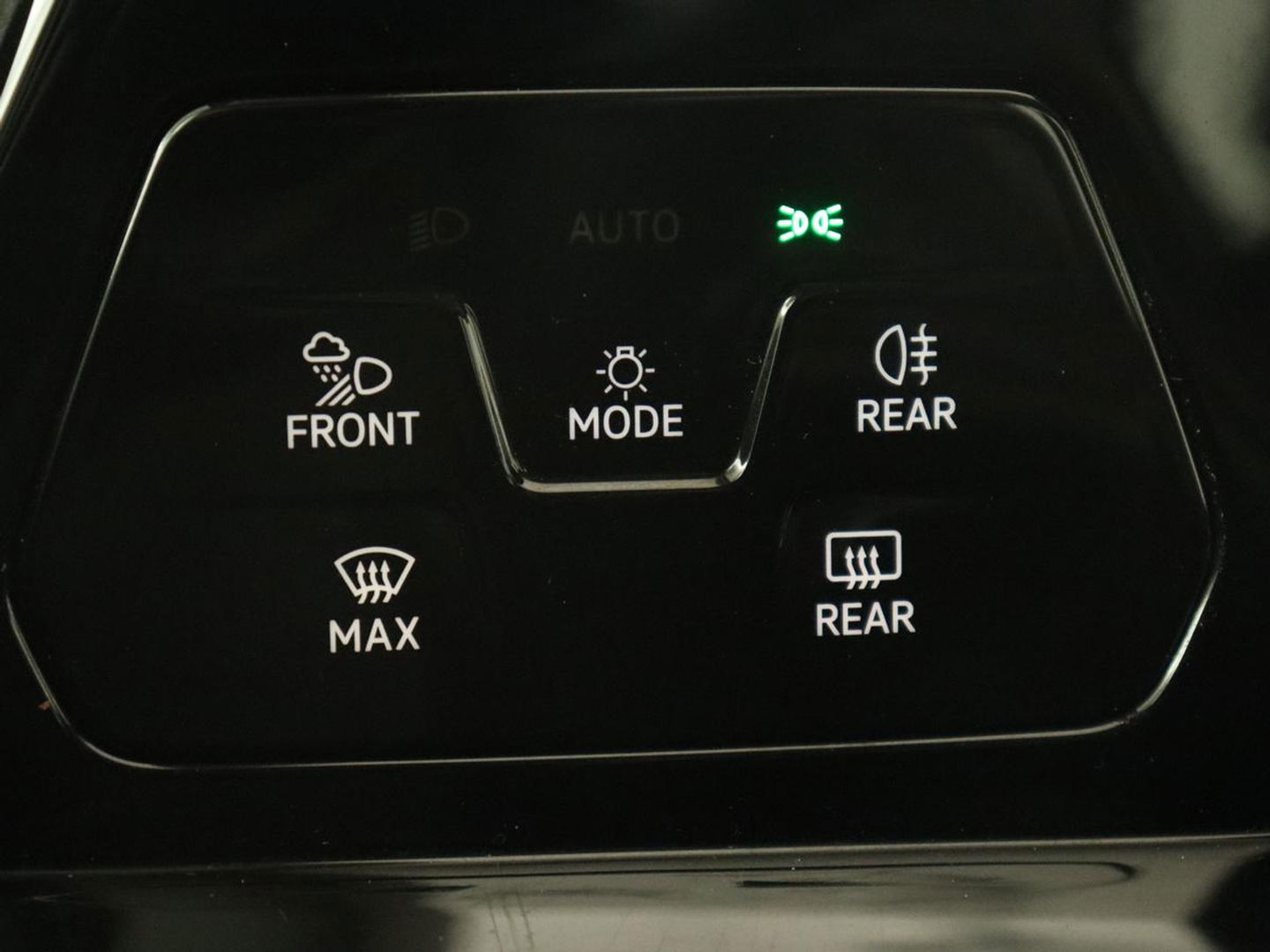 Volkswagen Golf 1.4 eHybrid Style | Camera | Massage | Carplay | Memory | Sfeerverlichting | Adaptive cruise | Keyless | Navigatie | Full LED | Digital Cockpit