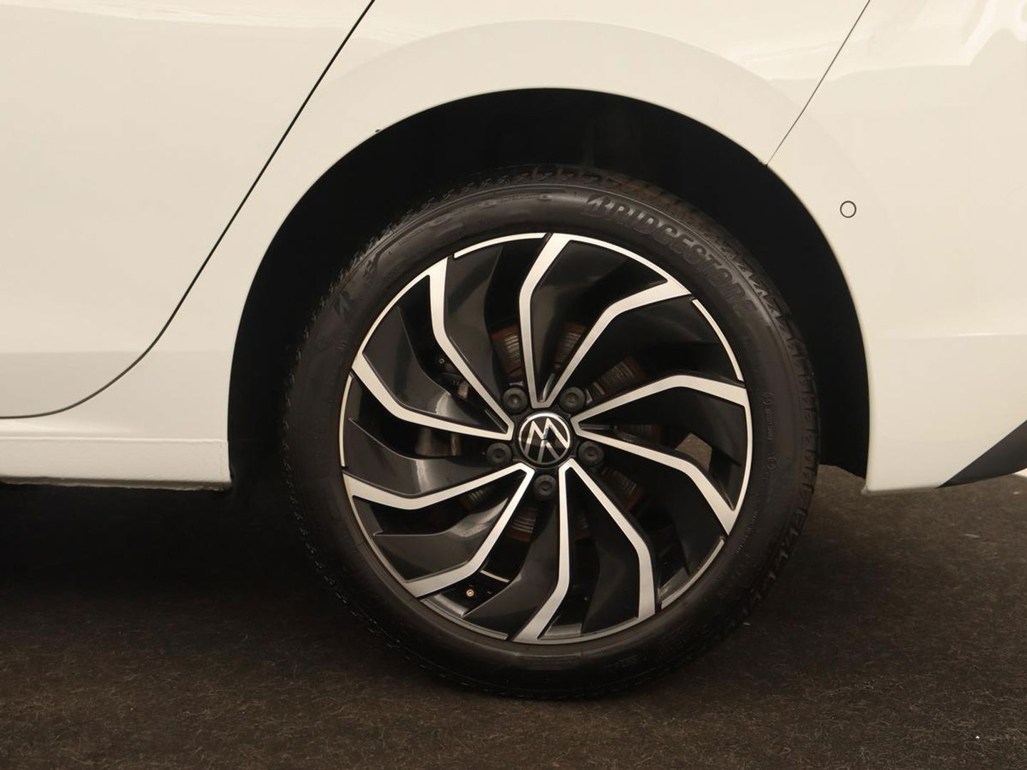 Volkswagen Golf 1.4 eHybrid Style | Camera | Massage | Carplay | Memory | Sfeerverlichting | Adaptive cruise | Keyless | Navigatie | Full LED | Digital Cockpit