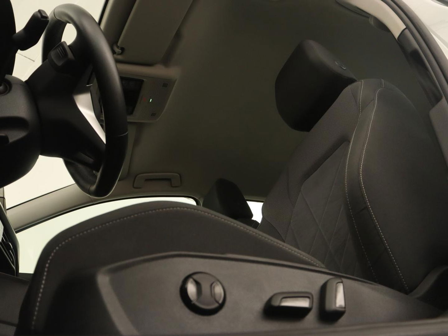 Volkswagen Golf 1.4 eHybrid Style | Camera | Massage | Carplay | Memory | Sfeerverlichting | Adaptive cruise | Keyless | Navigatie | Full LED | Digital Cockpit