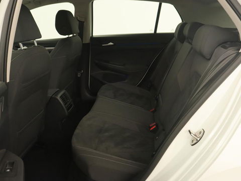 Volkswagen Golf 1.4 eHybrid Style | Camera | Massage | Carplay | Memory | Sfeerverlichting | Adaptive cruise | Keyless | Navigatie | Full LED | Digital Cockpit