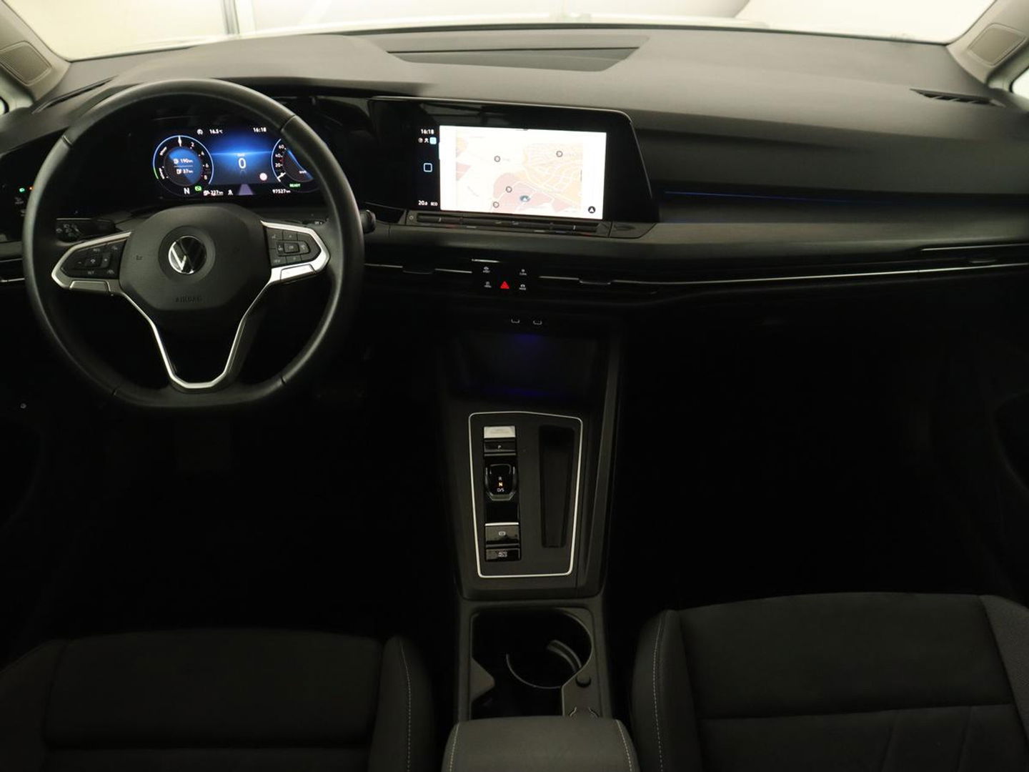 Volkswagen Golf 1.4 eHybrid Style | Camera | Massage | Carplay | Memory | Sfeerverlichting | Adaptive cruise | Keyless | Navigatie | Full LED | Digital Cockpit