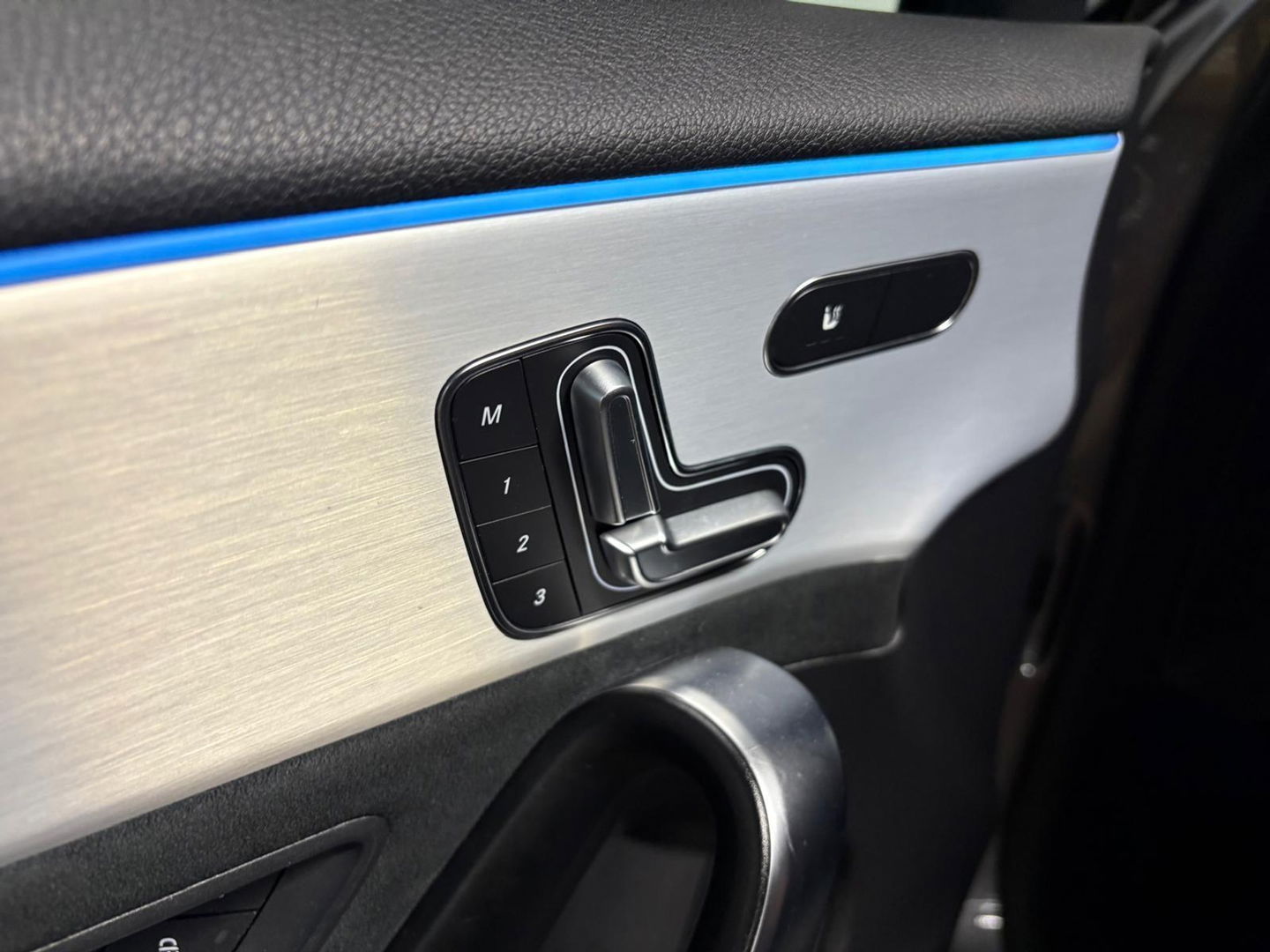 Mercedes-Benz A-Klasse 250 e AMG PANO HUD MEMORY VOL'