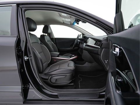 Kia e-Niro DynamicLine 64 kWh [ 3-Fase ] (INCL-BTW)  Aut. *LEATHER-FABRIC | NAVI-FULLMAP | AMBIENT-LIGHT | DAB+ | ADAPTIVE-CRUISE | CAMERA | HEATED-COMFORTSEATS | KEYLESS | DIGI-COCKPIT | SHIFT-PADDLES | CARPLAY | 17"ALU*