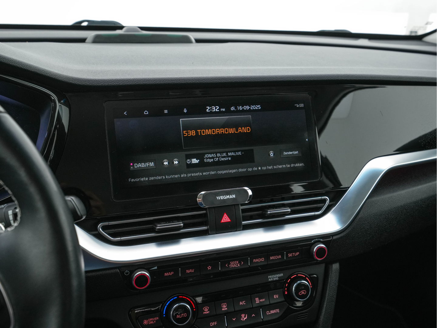 Kia e-Niro DynamicLine 64 kWh [ 3-Fase ] (INCL-BTW)  Aut. *LEATHER-FABRIC | NAVI-FULLMAP | AMBIENT-LIGHT | DAB+ | ADAPTIVE-CRUISE | CAMERA | HEATED-COMFORTSEATS | KEYLESS | DIGI-COCKPIT | SHIFT-PADDLES | CARPLAY | 17"ALU*