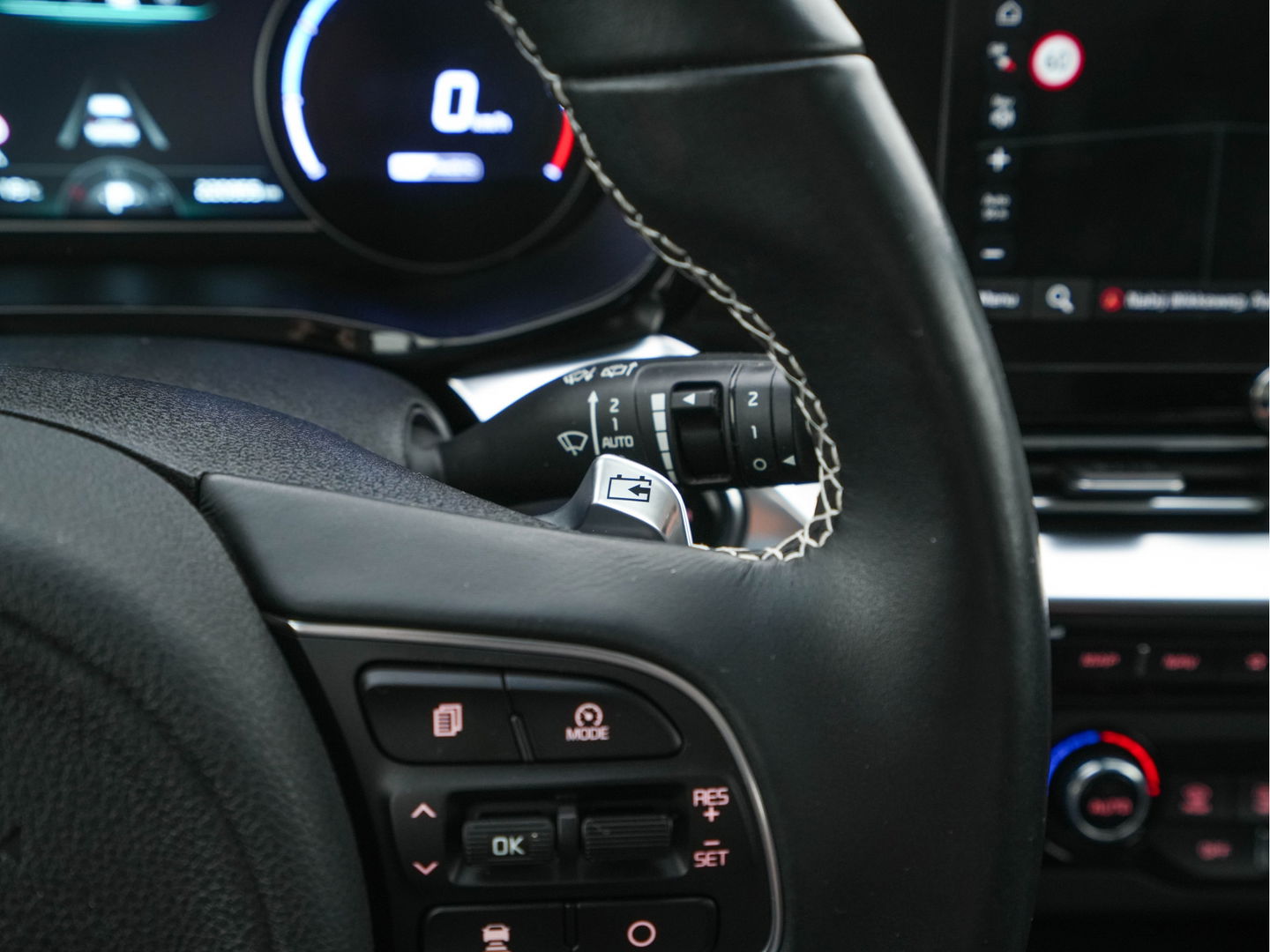 Kia e-Niro DynamicLine 64 kWh [ 3-Fase ] (INCL-BTW)  Aut. *LEATHER-FABRIC | NAVI-FULLMAP | AMBIENT-LIGHT | DAB+ | ADAPTIVE-CRUISE | CAMERA | HEATED-COMFORTSEATS | KEYLESS | DIGI-COCKPIT | SHIFT-PADDLES | CARPLAY | 17"ALU*