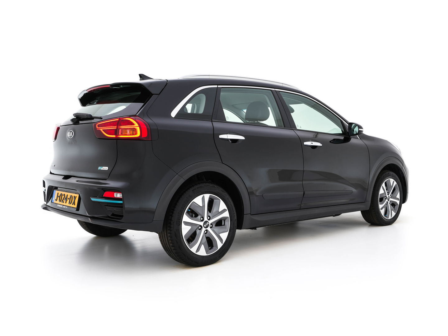 Kia e-Niro DynamicLine 64 kWh [ 3-Fase ] (INCL-BTW)  Aut. *LEATHER-FABRIC | NAVI-FULLMAP | AMBIENT-LIGHT | DAB+ | ADAPTIVE-CRUISE | CAMERA | HEATED-COMFORTSEATS | KEYLESS | DIGI-COCKPIT | SHIFT-PADDLES | CARPLAY | 17"ALU*