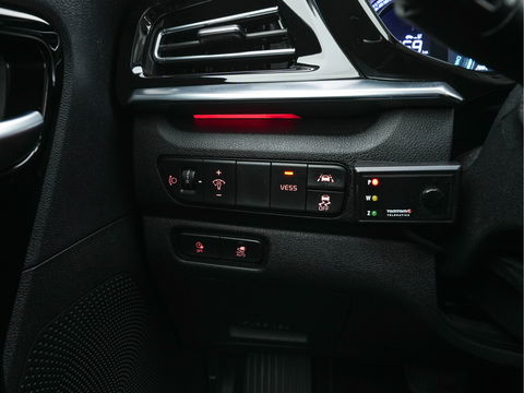 Kia e-Niro DynamicLine 64 kWh [ 3-Fase ] (INCL-BTW)  Aut. *LEATHER-FABRIC | NAVI-FULLMAP | AMBIENT-LIGHT | DAB+ | ADAPTIVE-CRUISE | CAMERA | HEATED-COMFORTSEATS | KEYLESS | DIGI-COCKPIT | SHIFT-PADDLES | CARPLAY | 17"ALU*