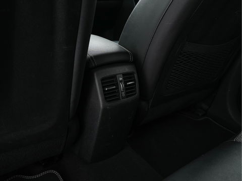 Kia e-Niro DynamicLine 64 kWh [ 3-Fase ] (INCL-BTW)  Aut. *LEATHER-FABRIC | NAVI-FULLMAP | AMBIENT-LIGHT | DAB+ | ADAPTIVE-CRUISE | CAMERA | HEATED-COMFORTSEATS | KEYLESS | DIGI-COCKPIT | SHIFT-PADDLES | CARPLAY | 17"ALU*
